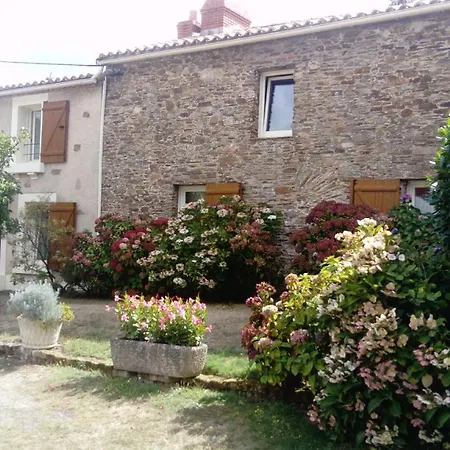 Bed and Breakfast Au Clos De Launay Chambres D'hotes - Louis Le Cellier