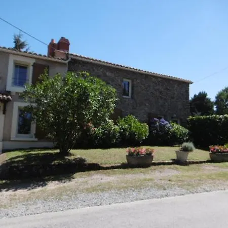 Au Clos De Launay Chambres D'hotes - Louis * Le Cellier