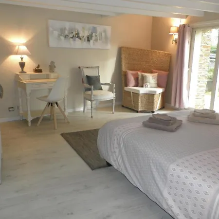Couette-café Au Clos De Launay Chambres D'hotes - Louis Le Cellier